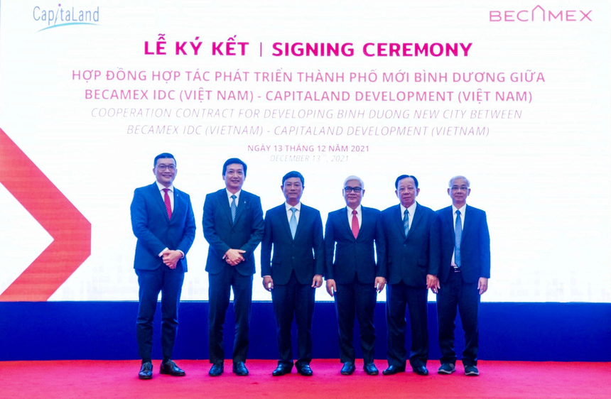 Đại diện CLD (Việt Nam), đại diện Tỉnh ủy Bình Dương và đại diện Tổng công ty Becamex IDC tại lễ ký kết hợp tác phát triển dự án thuộc thành phố mới Bình Dương.