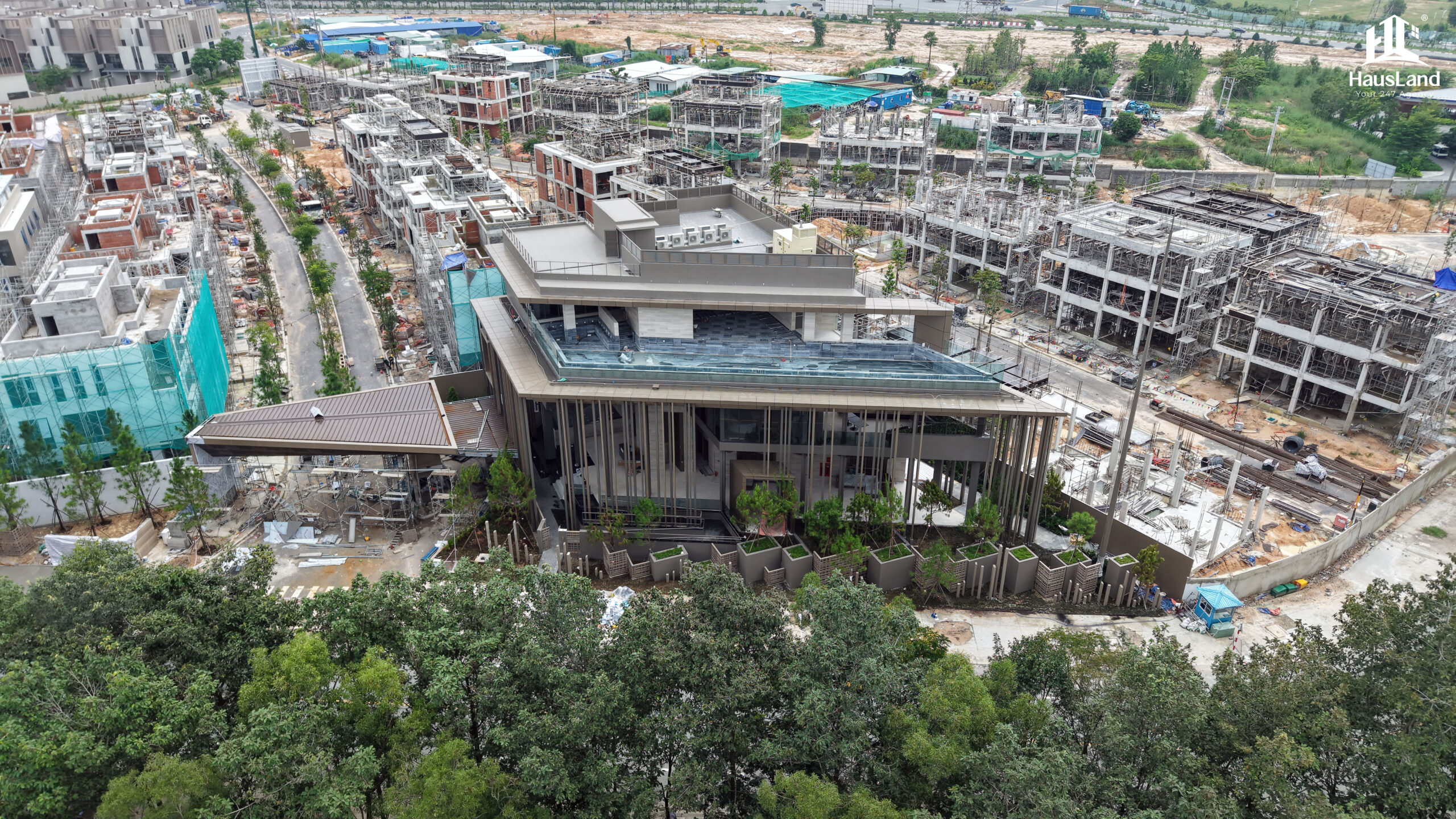 phan khu orchard mansion scaled