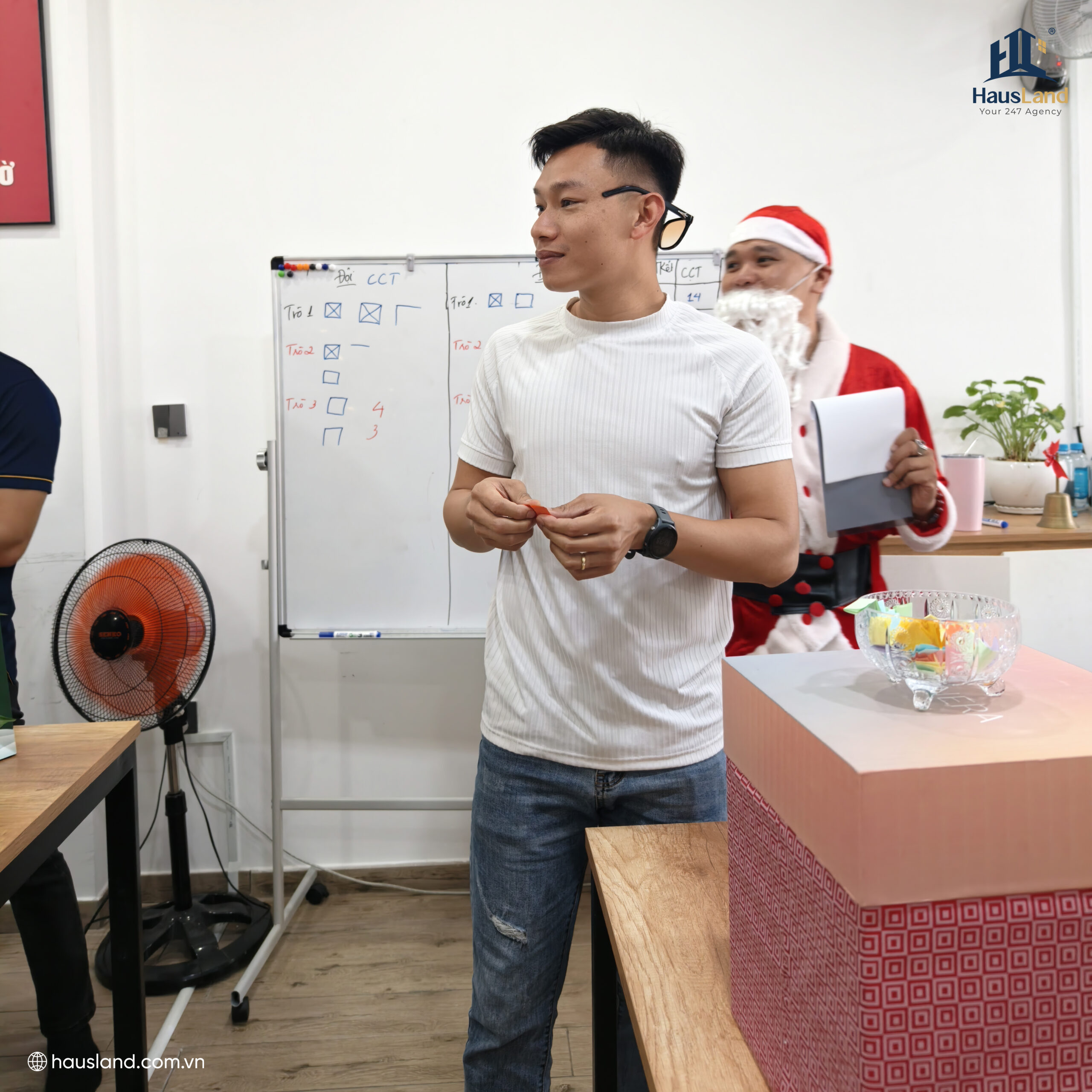 Noel ấm áp tại HausLand: Văn hoá doanh nghiệp được nuôi dưỡng từ những điều giản dị 8 Hoạt động Noel | HausLand Team