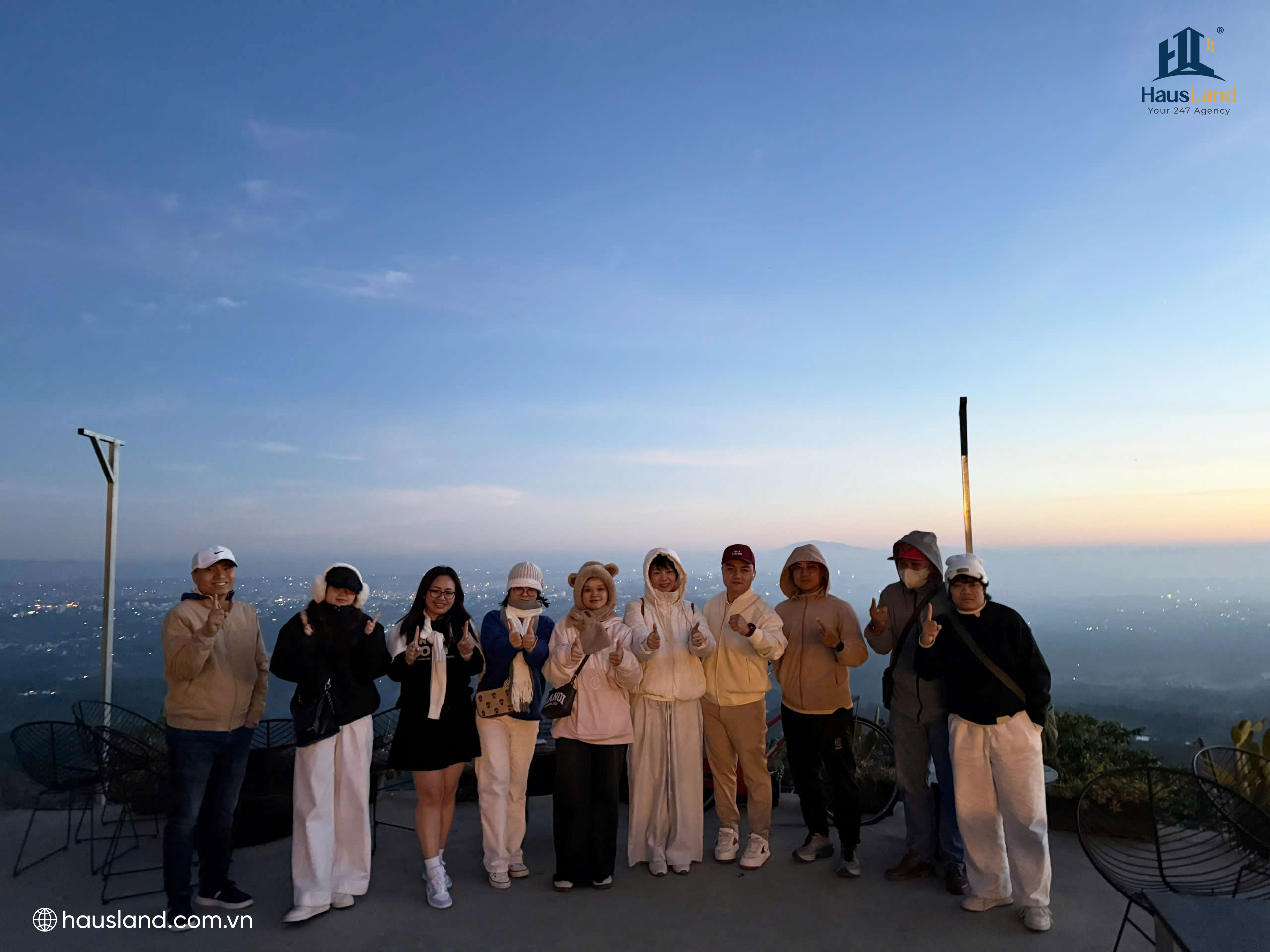 Chương trình thiện nguyện & Company Trip "Hành trình gắn kết - Lan toả yêu thương" 11 Săn mây cùng HausLand Team