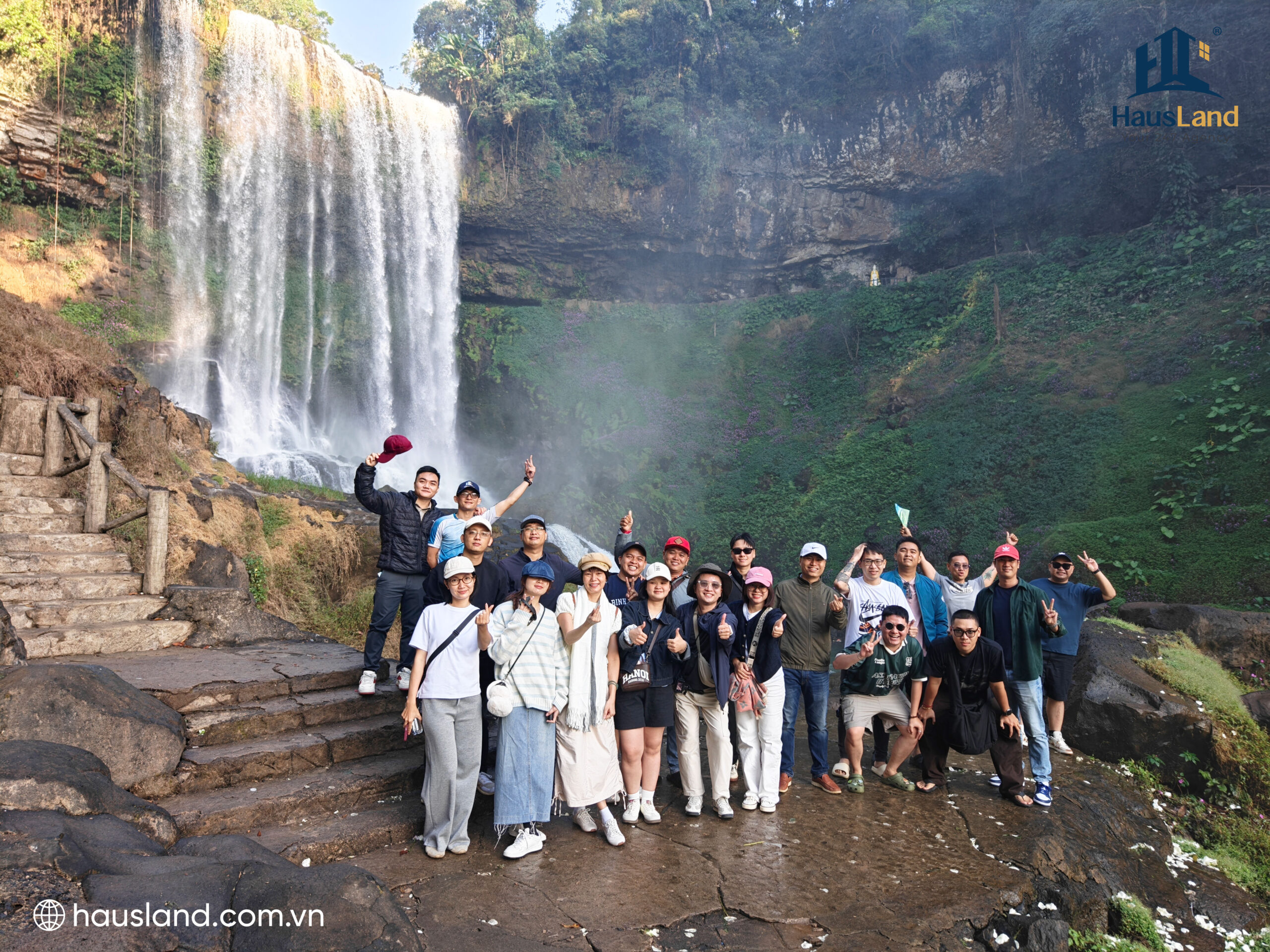 Chương trình thiện nguyện & Company Trip "Hành trình gắn kết - Lan toả yêu thương" 8 Check-in thác Dambri Bảo Lộc