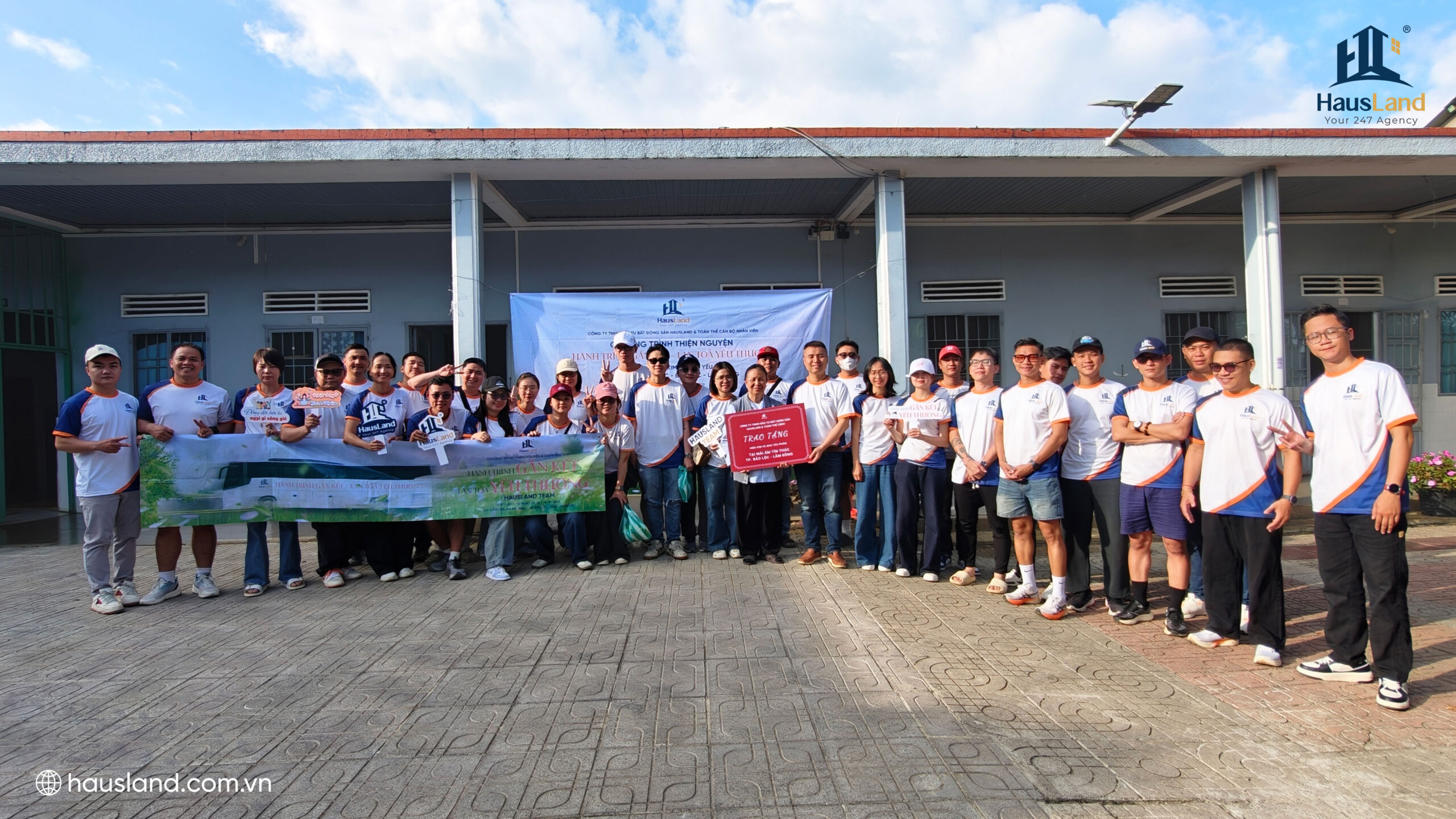Chương trình thiện nguyện & Company Trip "Hành trình gắn kết - Lan toả yêu thương" 18 Chương trình thiện nguyện tại Mái ấm Tín Thác