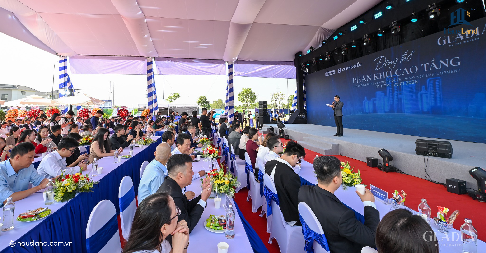 Chính thức bàn giao sổ hồng cho cư dân Gladia by the Waters 5 Sự kiện Bàn giao sổ hồng & Lễ động thổ Phân khu cao tầng