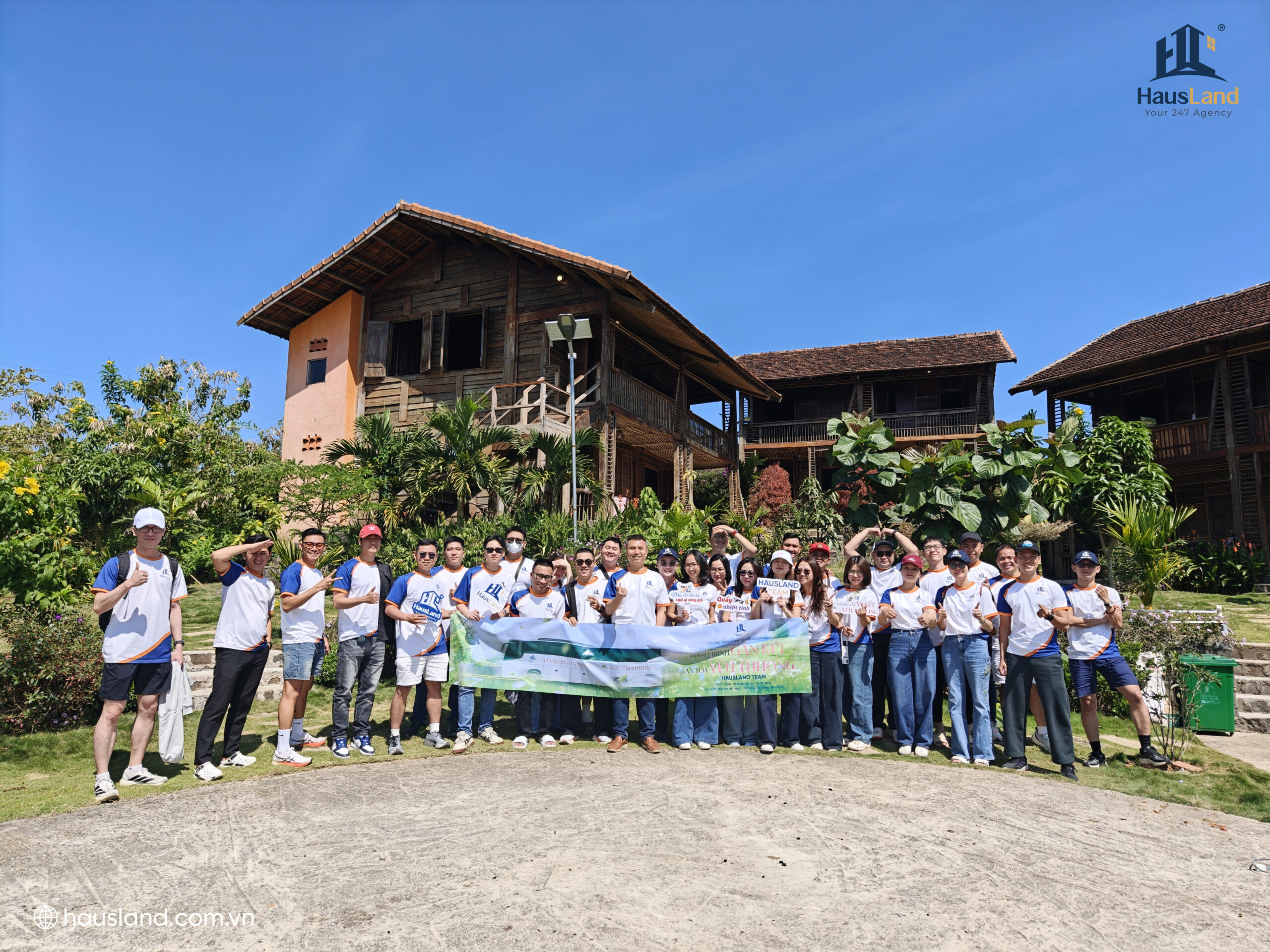 Chương trình thiện nguyện & Company Trip "Hành trình gắn kết - Lan toả yêu thương" 2 Company Trip & Chương trình thiện nguyện "Hành trình gắn kết - Lan toả yêu thương"