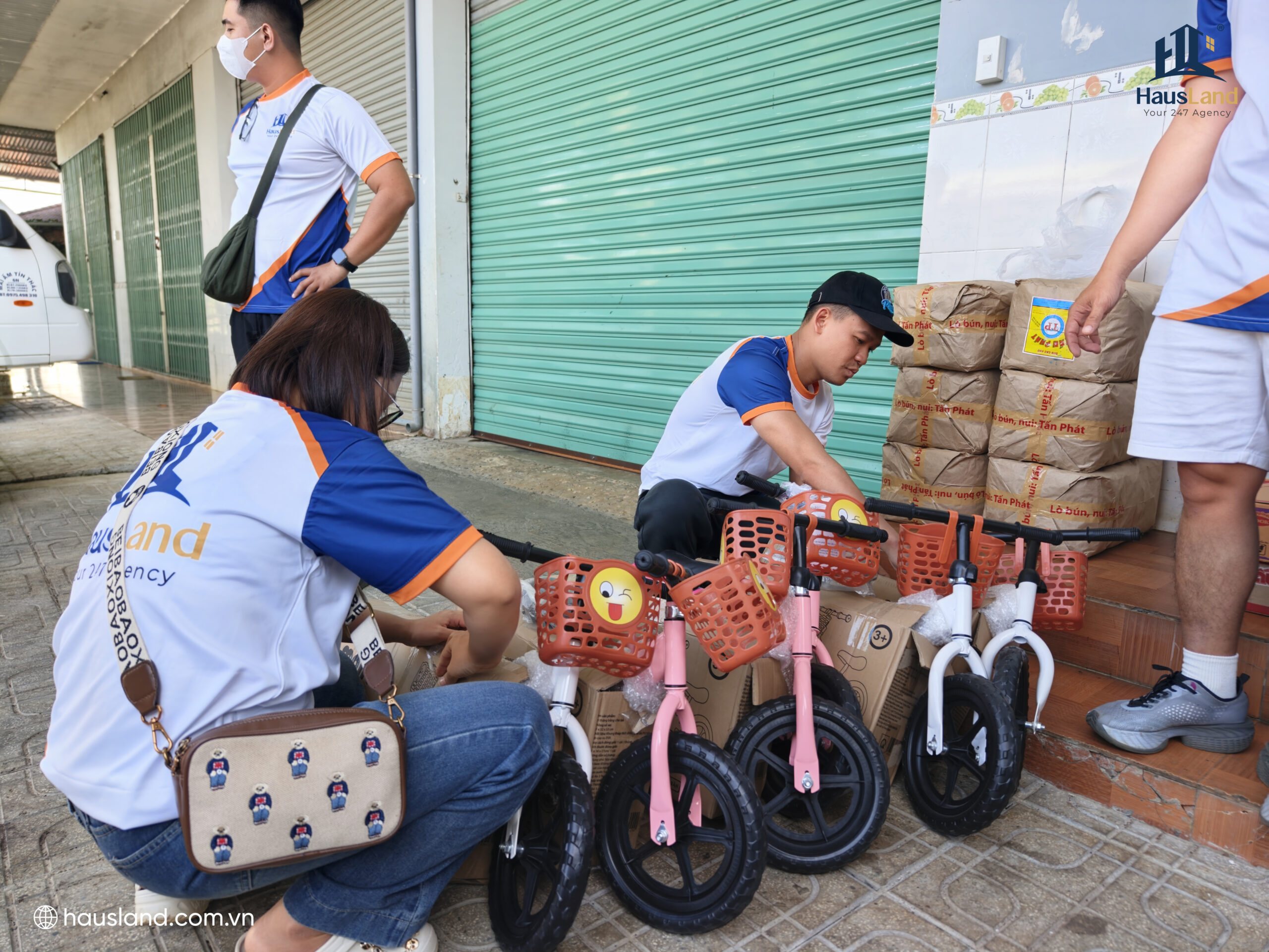 Chương trình thiện nguyện & Company Trip "Hành trình gắn kết - Lan toả yêu thương" 25 Chương trình thiện nguyện tại Mái ấm Tín Thác