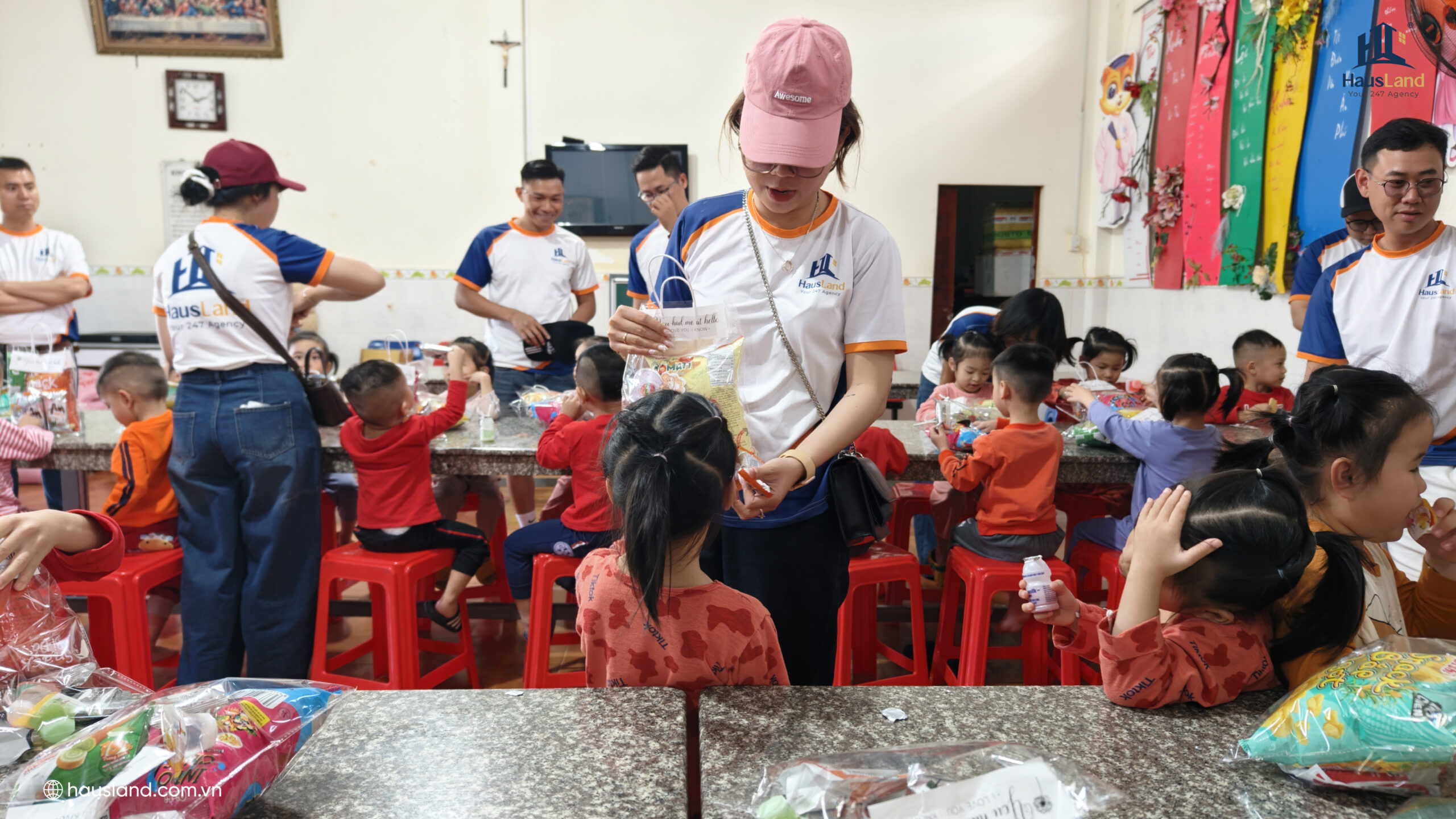 Chương trình thiện nguyện & Company Trip "Hành trình gắn kết - Lan toả yêu thương" 19 Chương trình thiện nguyện tại Mái ấm Tín Thác