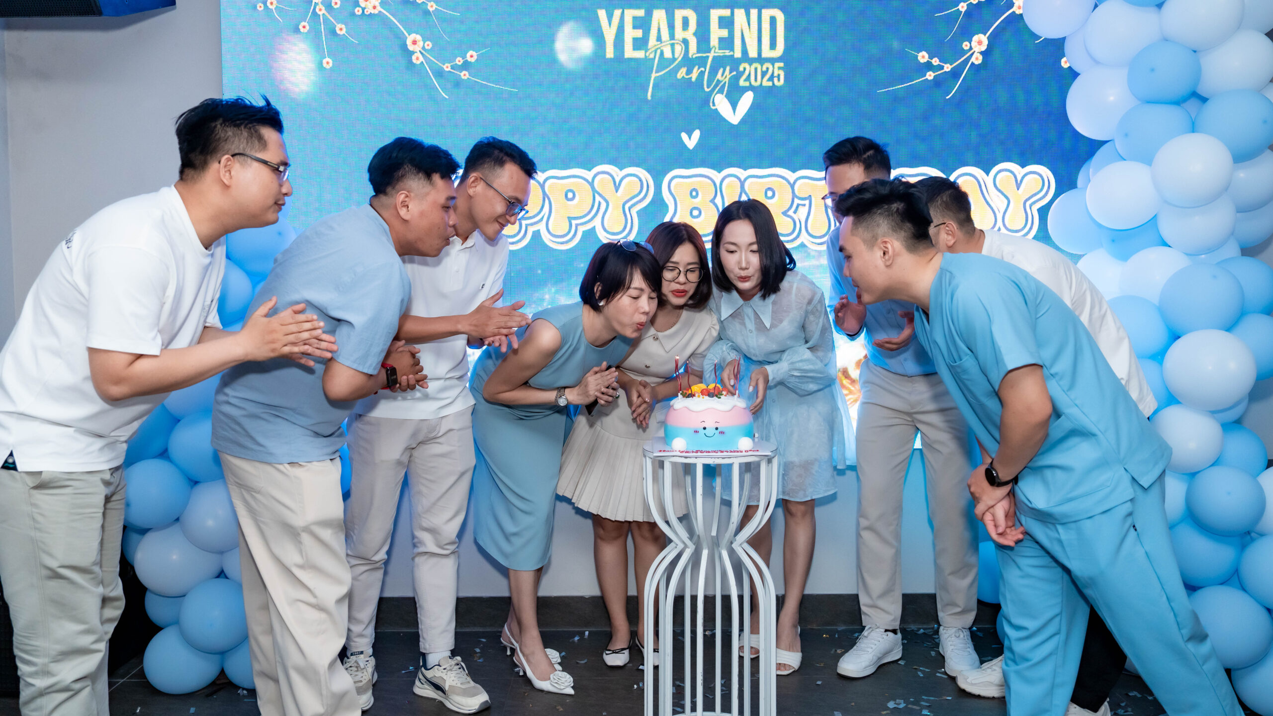 Year End Party HausLand 2025 "Vững nội lực - Bền văn hoá - Gặt thành công" 37 Đón sinh nhật cùng các thành viên có sinh nhật Quý 1