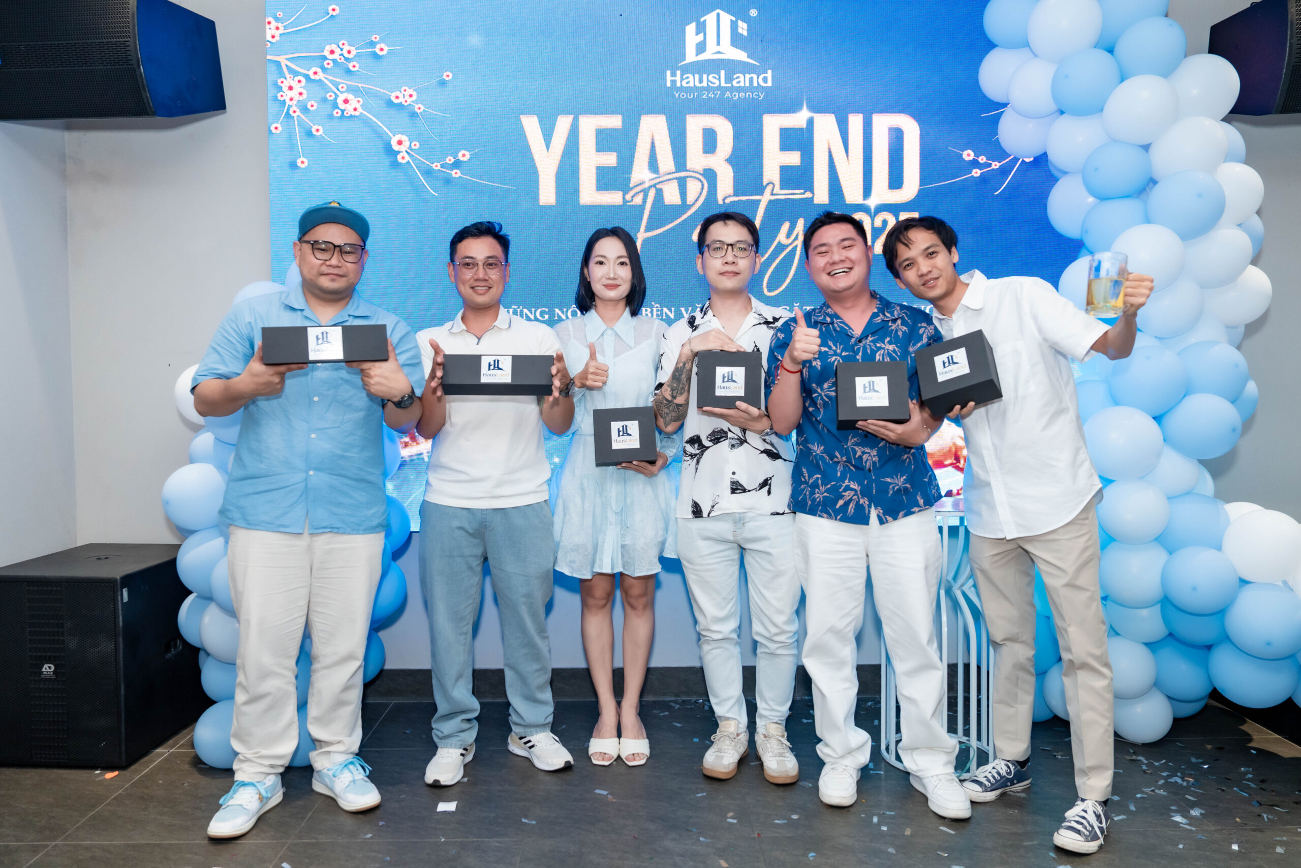 Year End Party HausLand 2025 "Vững nội lực - Bền văn hoá - Gặt thành công" 36 Phân quà tri ân