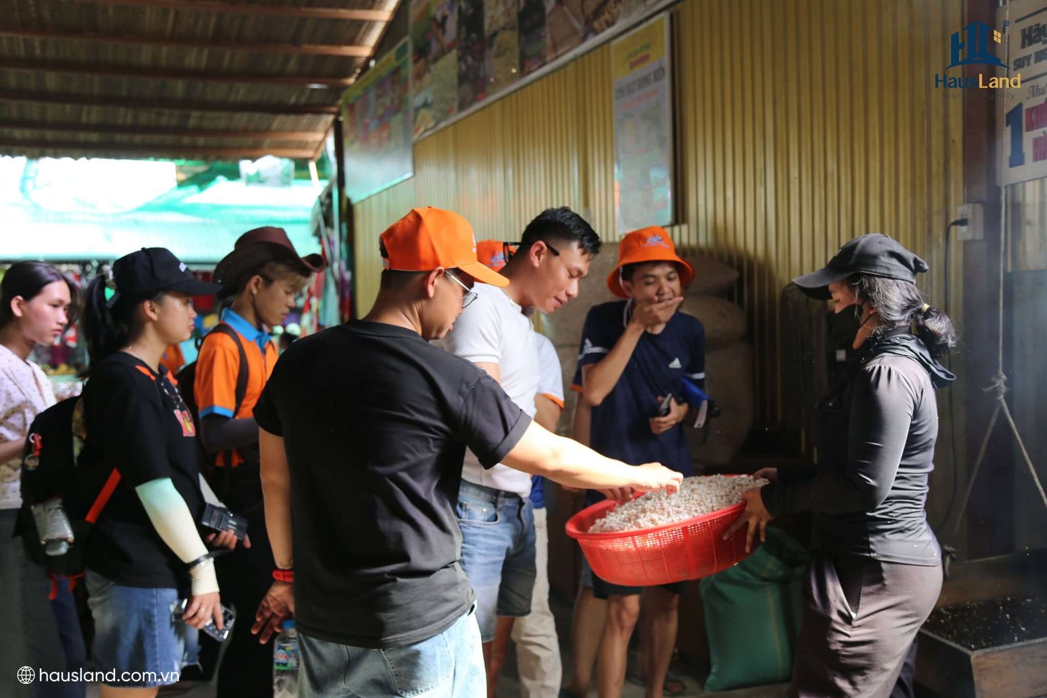 HausLand Family Day 2026: Gắn kết từ những điều giản dị 22 Khám phá vẻ đẹp miền Tây sông nước | HausLand Family Day